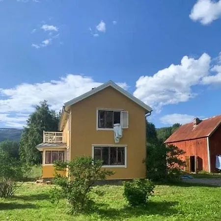 1860 Smallholding With Fjord View Near Feriehus
